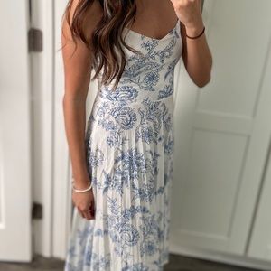 Floral blue and white dress